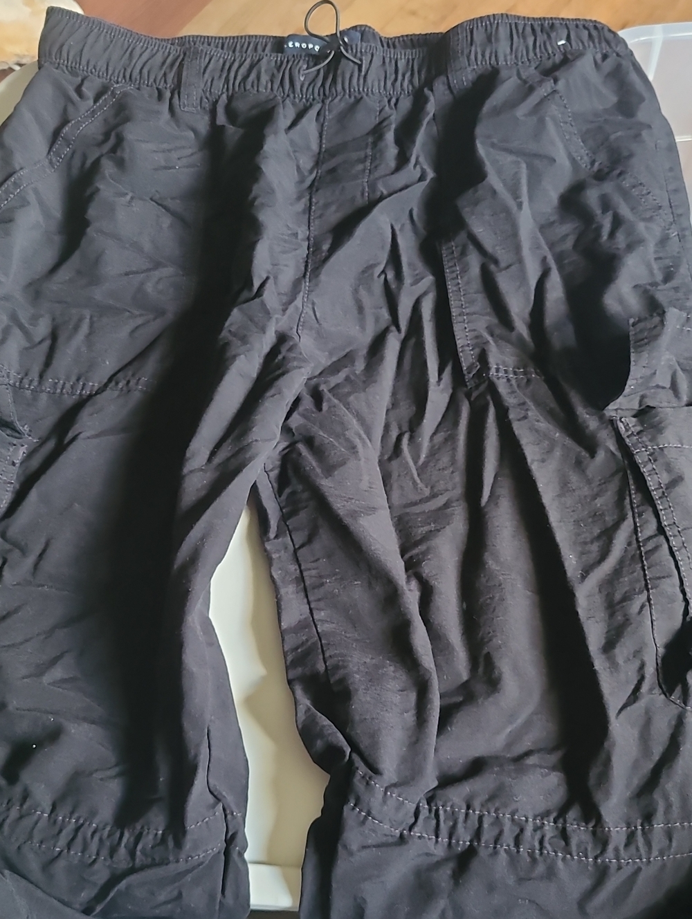Aeropostale Men's Black Cargo Pants with Elastic Waistband